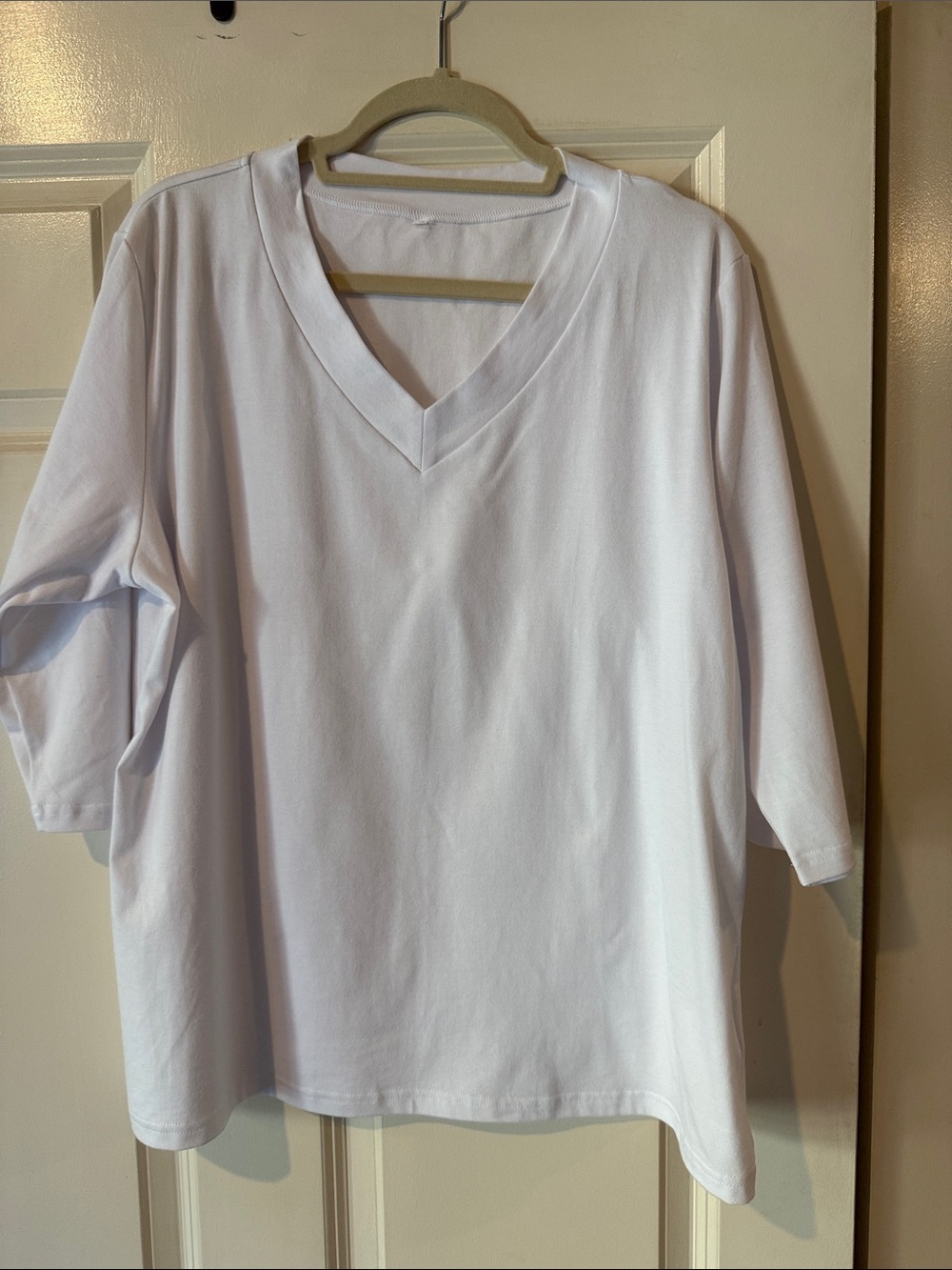 Women's White V-Neck Long Sleeve Tee